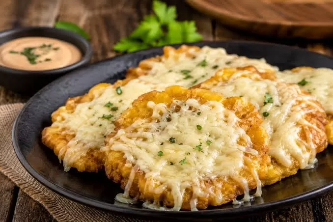 Patacones con queso